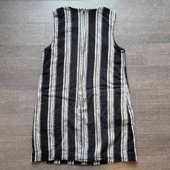 Gap Sleeveless V-Neck Stripe Shift Dress in Linen-Cotton Women - Picture 7 of 11